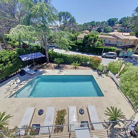 Villa A L'Etage Avec Piscine Proche Bord De Mer Saint-Raphaël Esterno foto