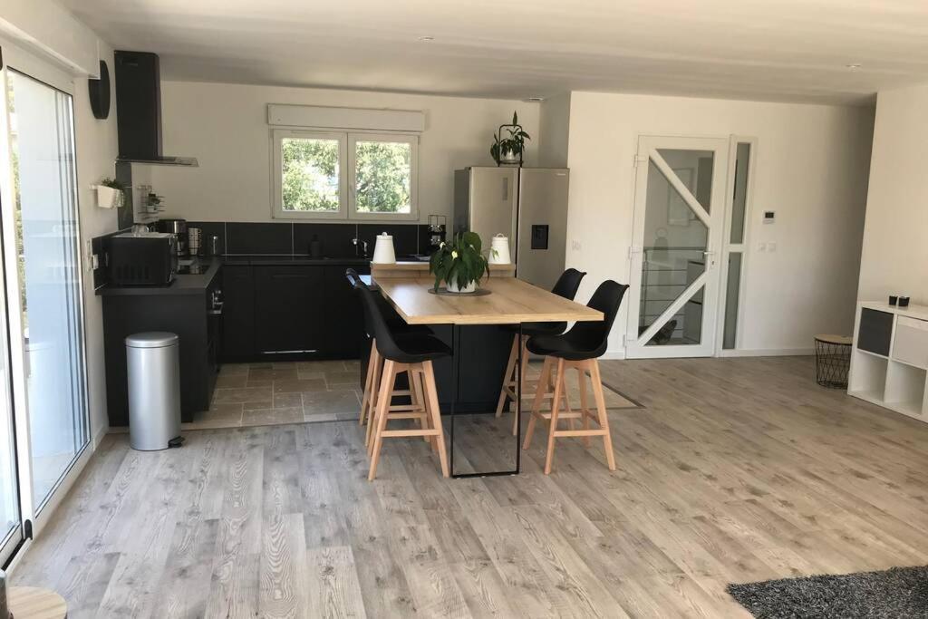Villa A L'Etage Avec Piscine Proche Bord De Mer Saint-Raphaël Esterno foto
