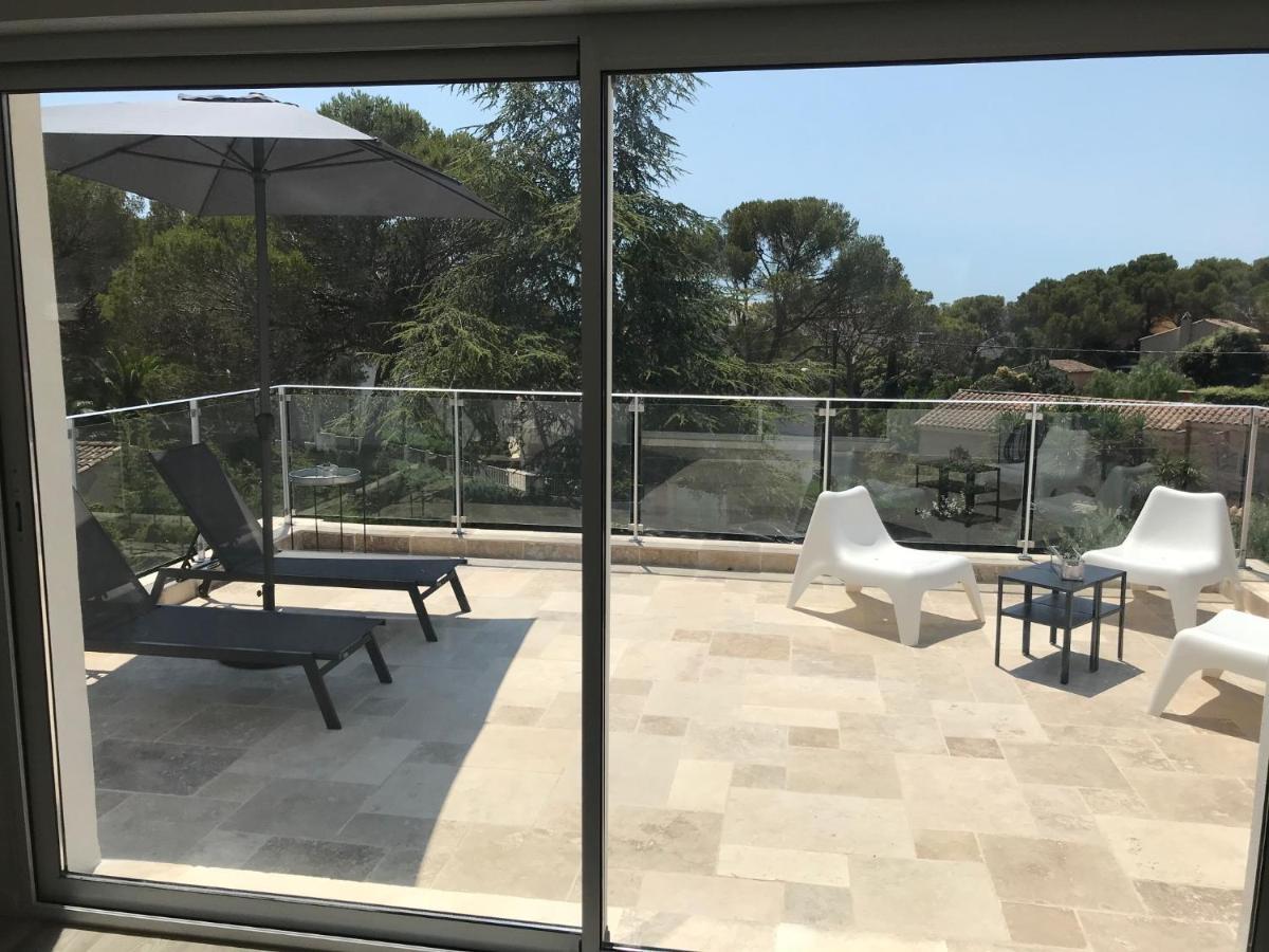 Villa A L'Etage Avec Piscine Proche Bord De Mer Saint-Raphaël Esterno foto