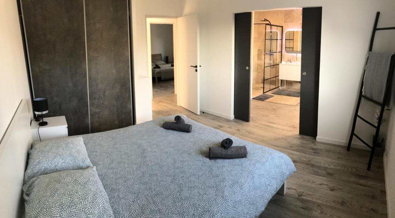 Villa A L'Etage Avec Piscine Proche Bord De Mer Saint-Raphaël Esterno foto